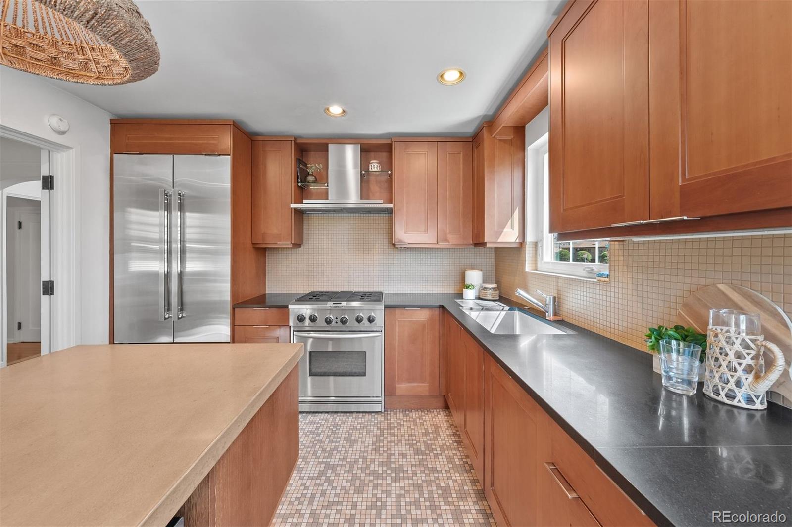 MLS Image #10 for 1615  kearney street,denver, Colorado