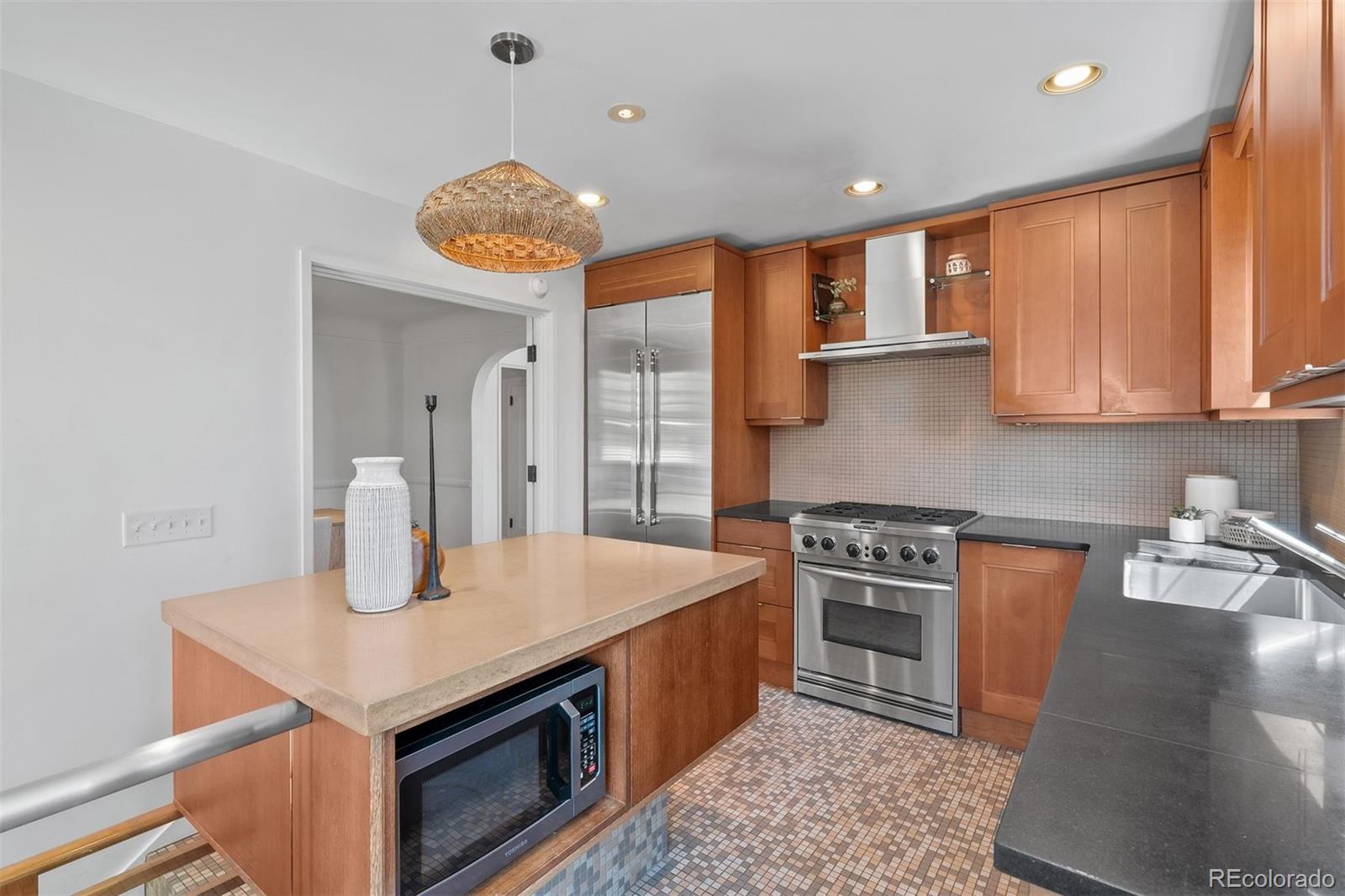 MLS Image #11 for 1615  kearney street,denver, Colorado