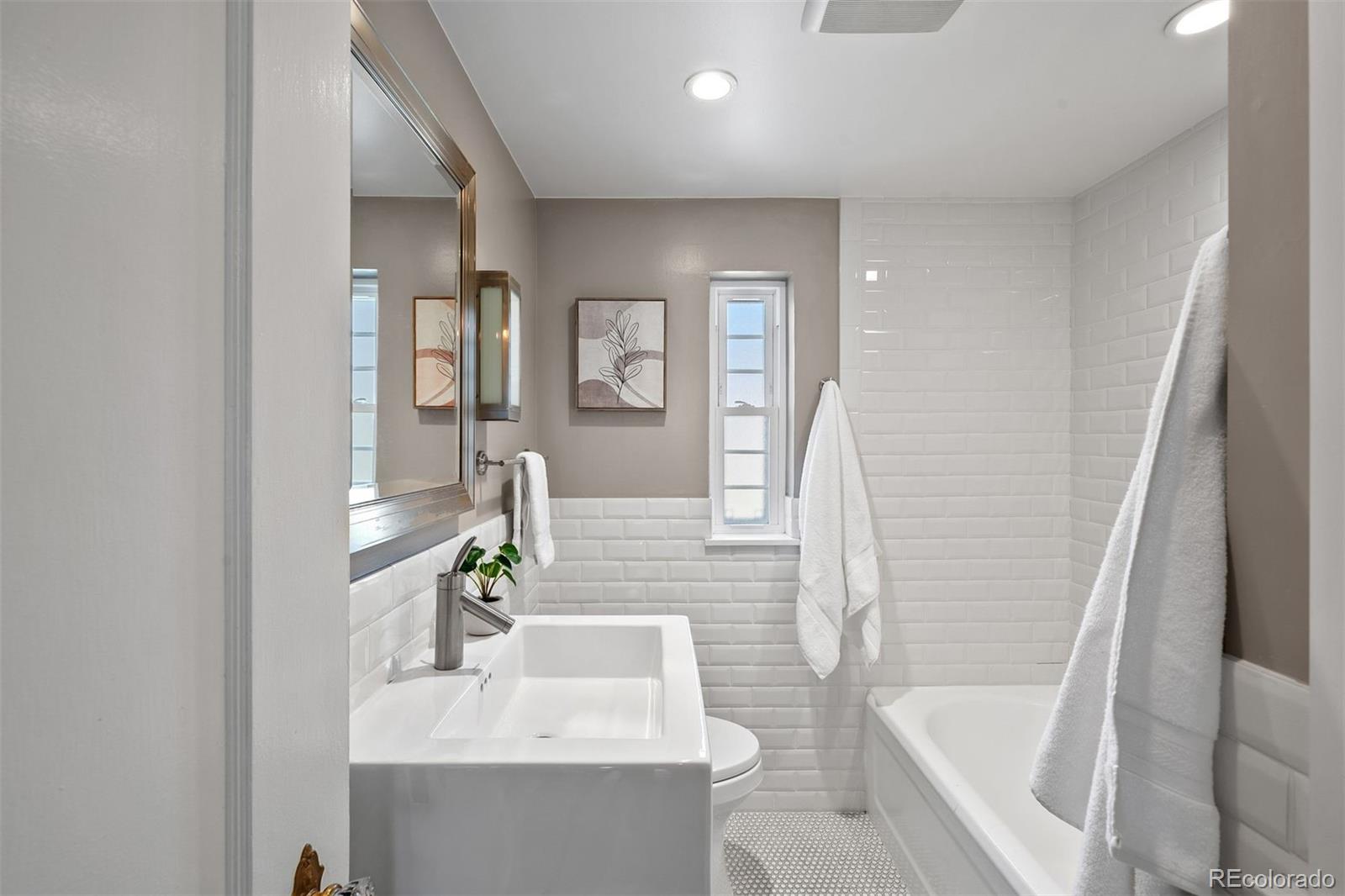 MLS Image #20 for 1615  kearney street,denver, Colorado