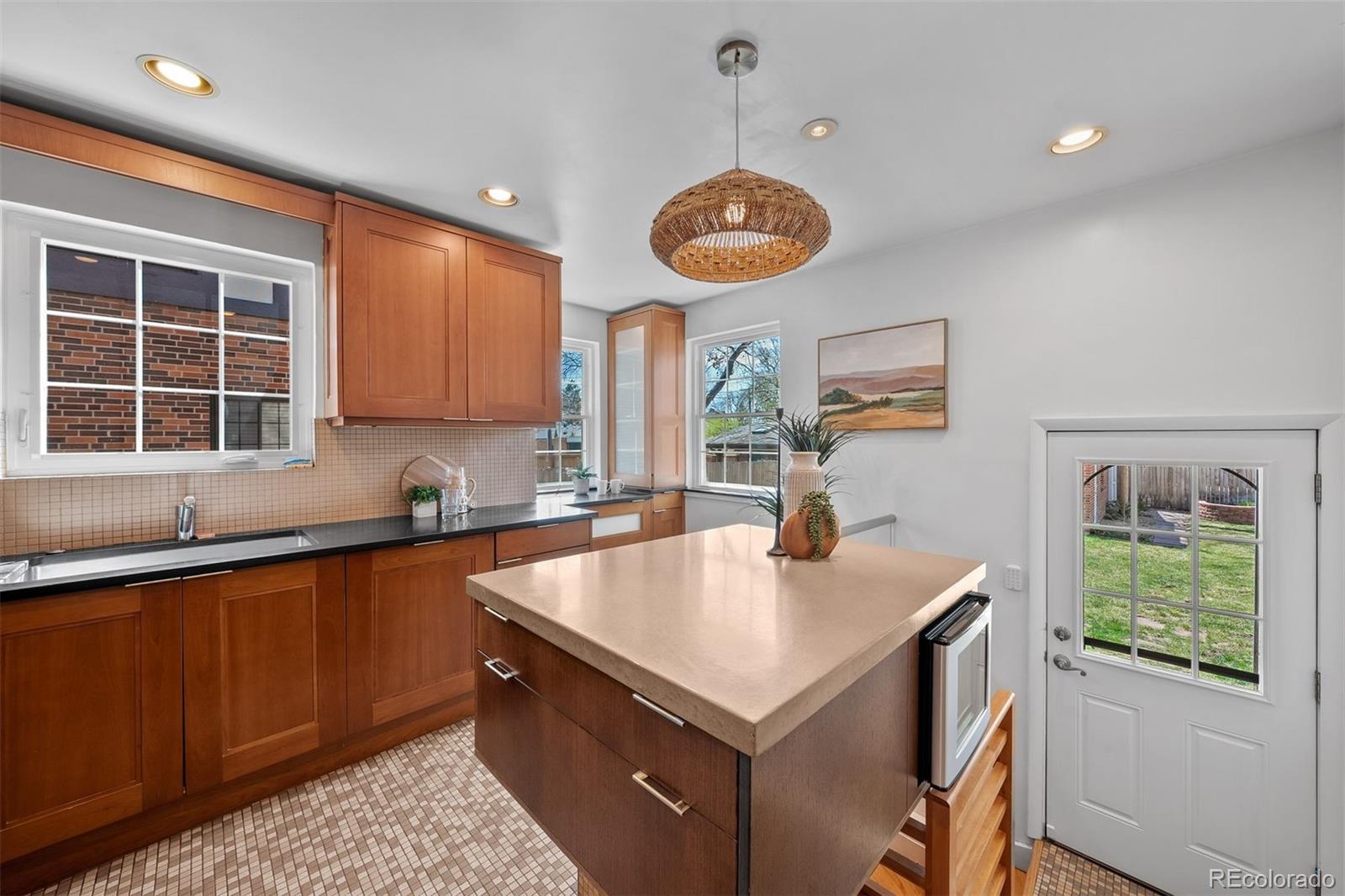 MLS Image #9 for 1615  kearney street,denver, Colorado