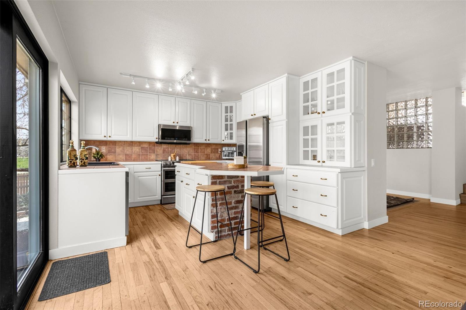 MLS Image #5 for 7667 e mineral drive,centennial, Colorado