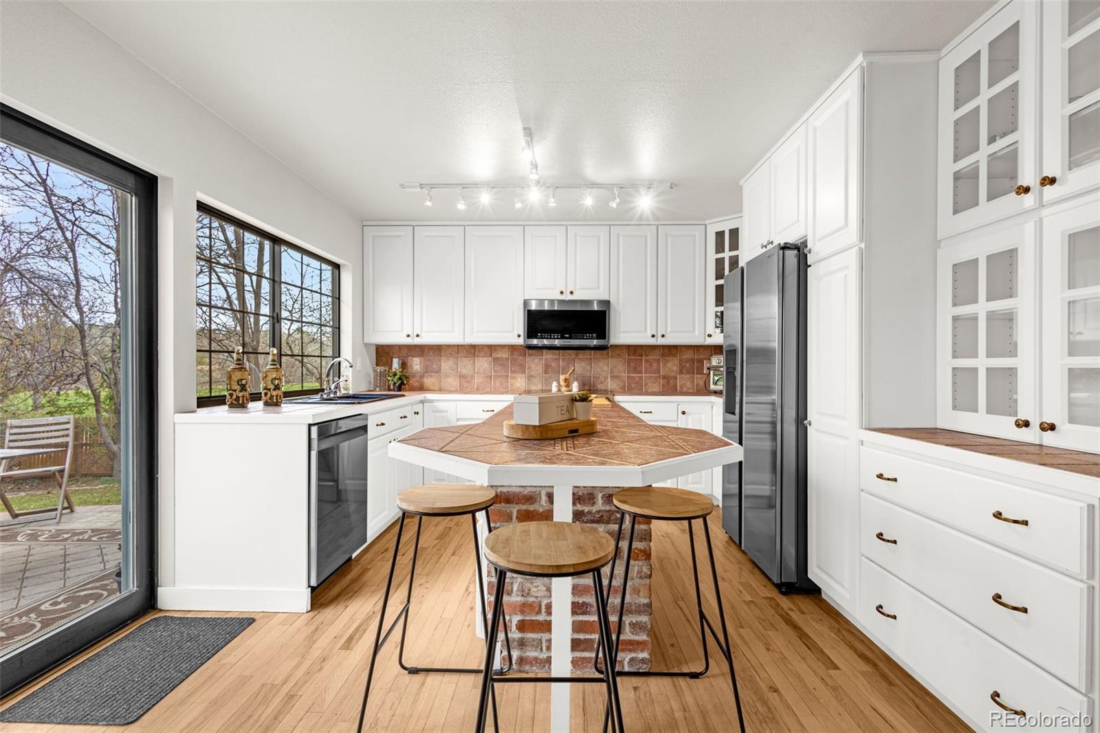 MLS Image #6 for 7667 e mineral drive,centennial, Colorado