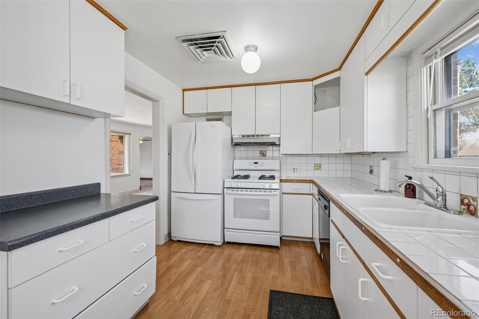MLS Image #14 for 1299 s dale court,denver, Colorado