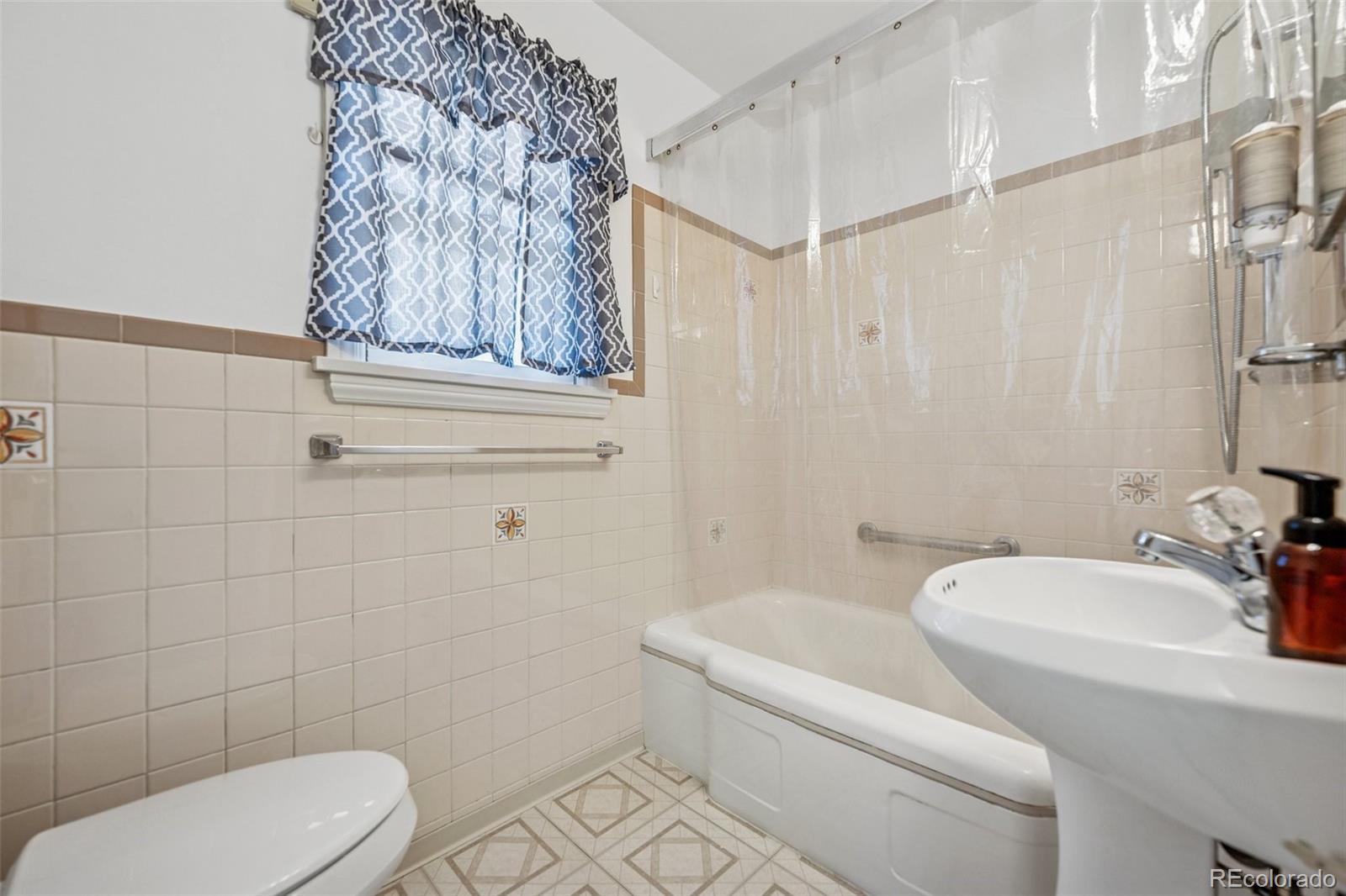 MLS Image #7 for 1299 s dale court,denver, Colorado
