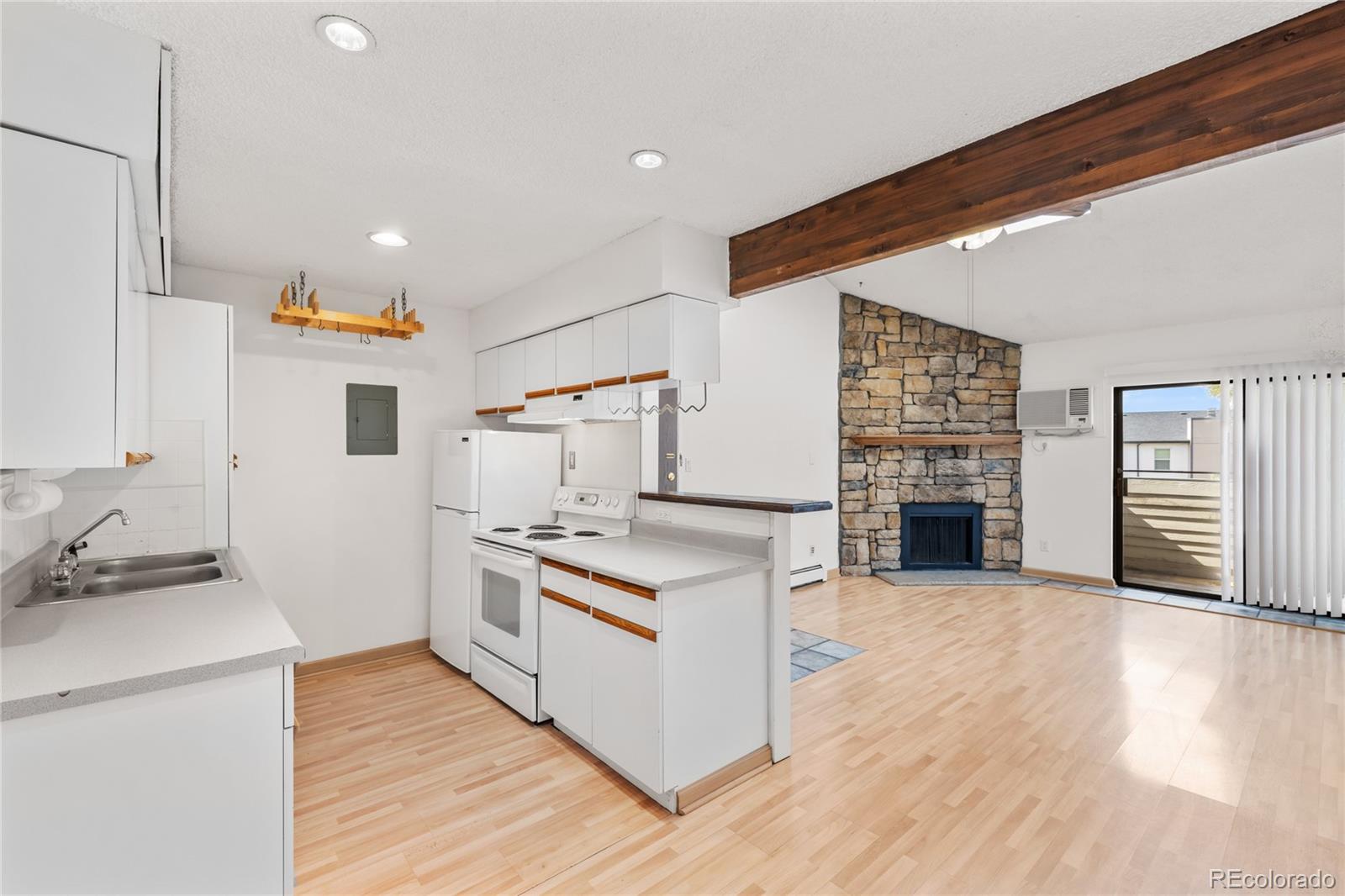 MLS Image #6 for 10150 e virginia avenue,denver, Colorado
