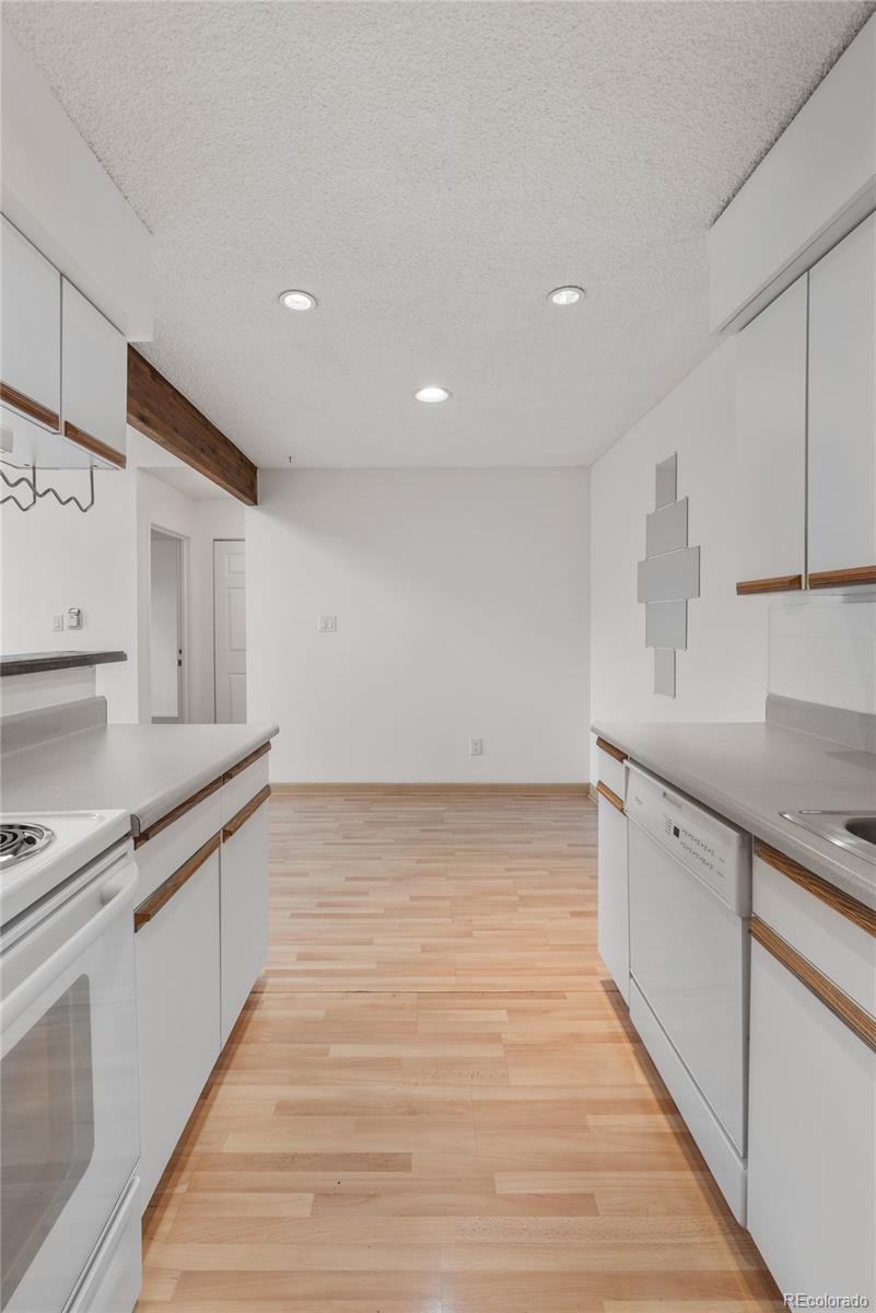 MLS Image #8 for 10150 e virginia avenue,denver, Colorado