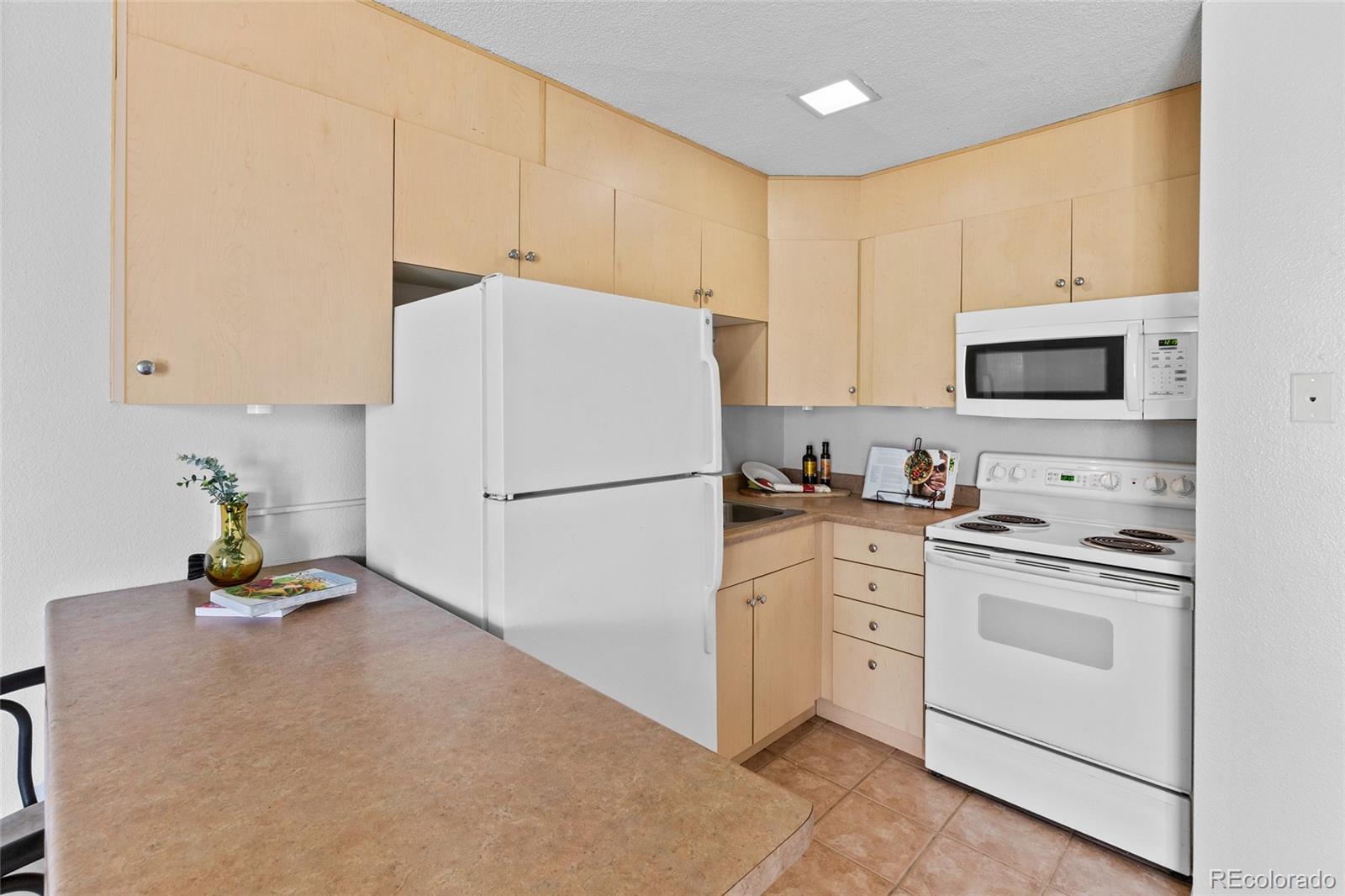 MLS Image #8 for 2500 s york street,denver, Colorado