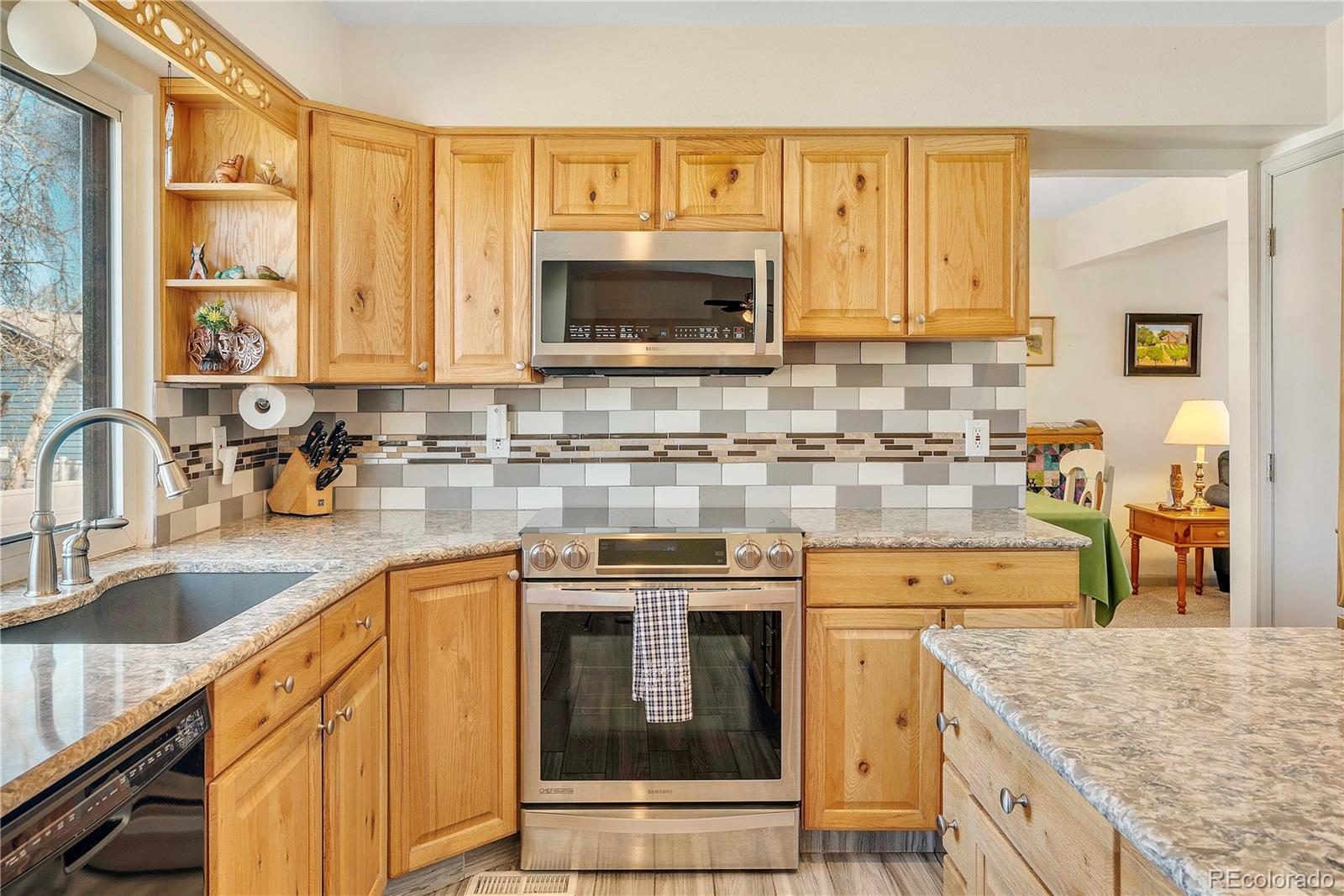 MLS Image #2 for 749 s dearborn court,aurora, Colorado