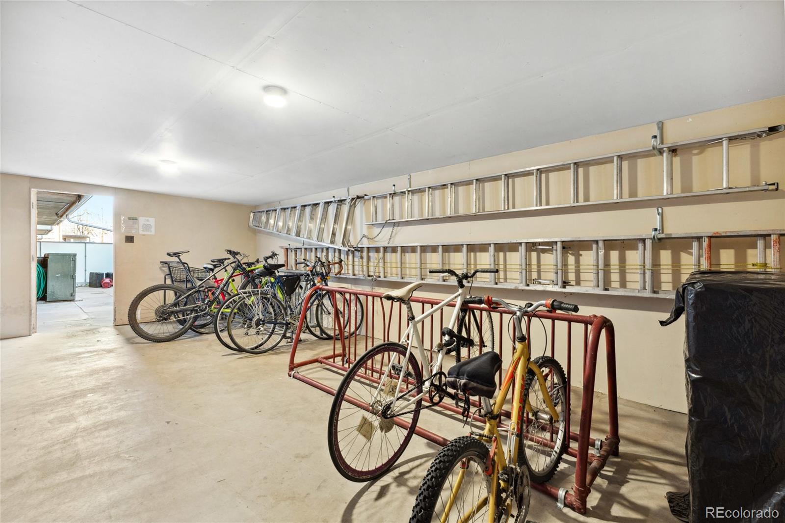 MLS Image #16 for 2500 s york street,denver, Colorado