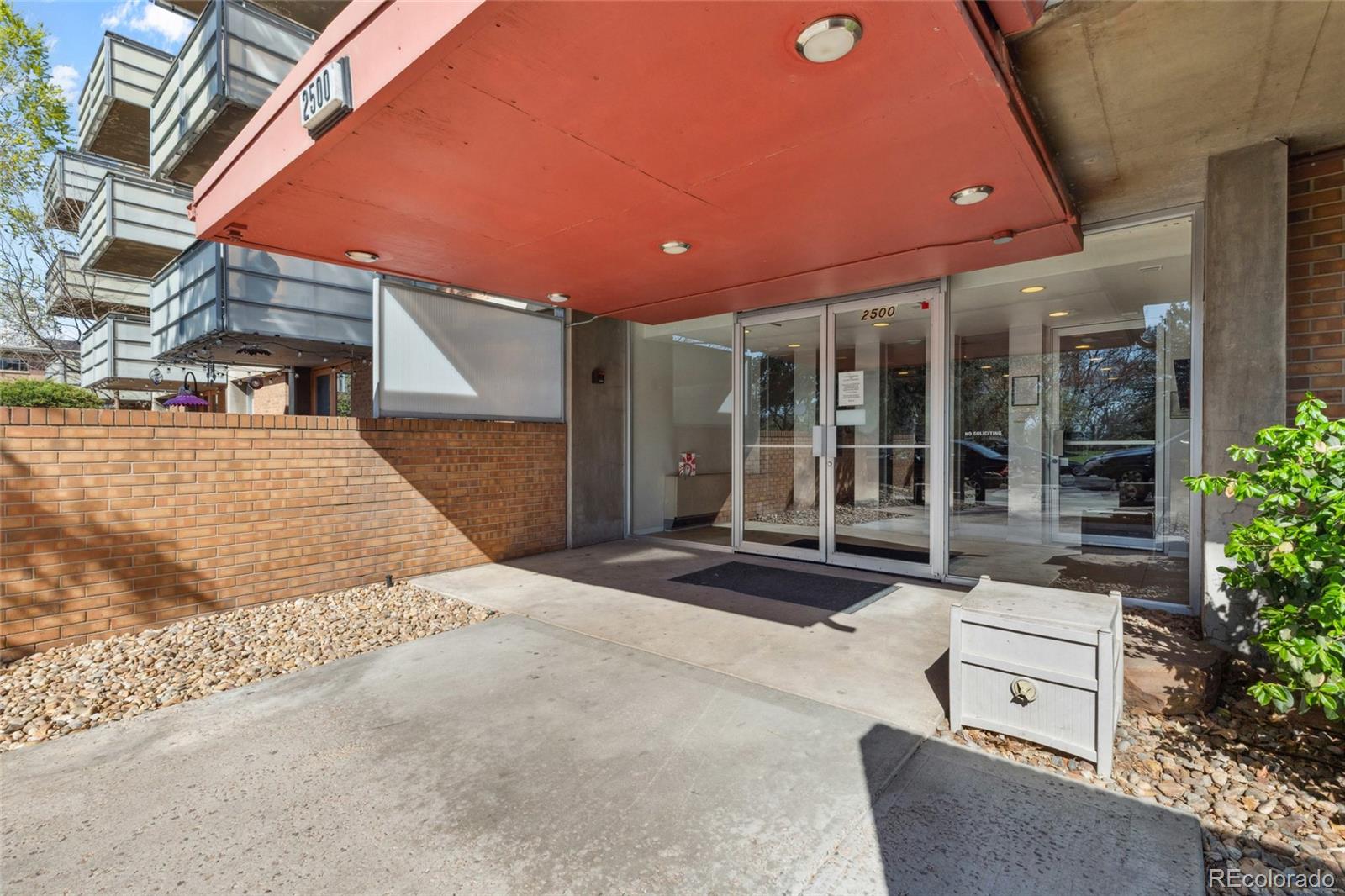 MLS Image #18 for 2500 s york street,denver, Colorado