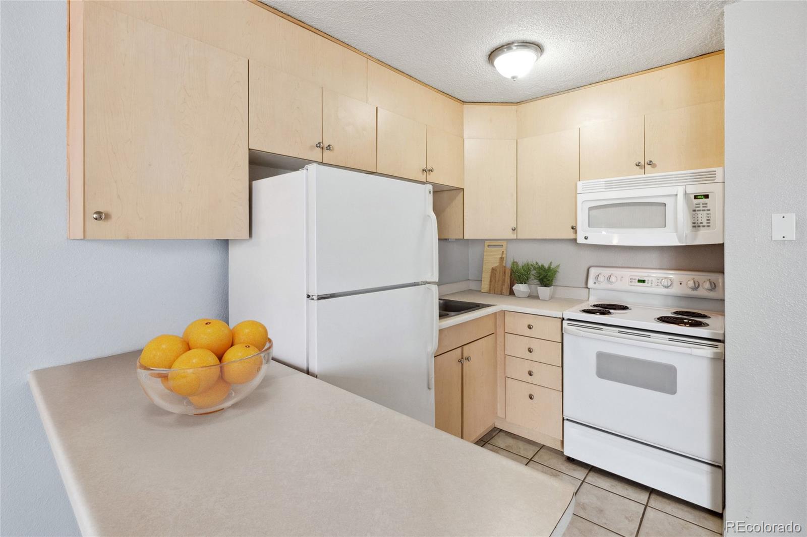 MLS Image #6 for 2500 s york street,denver, Colorado