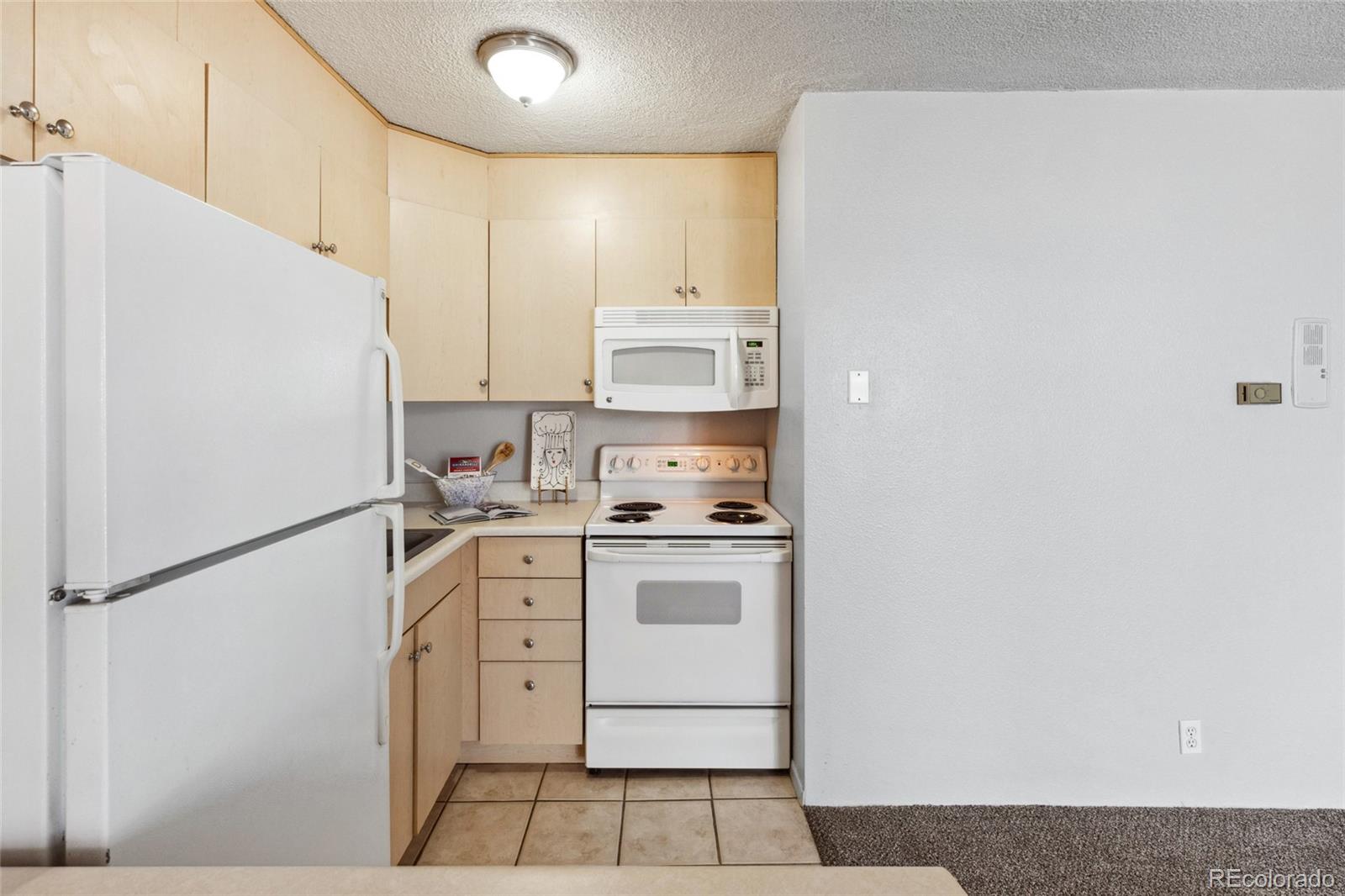 MLS Image #7 for 2500 s york street,denver, Colorado