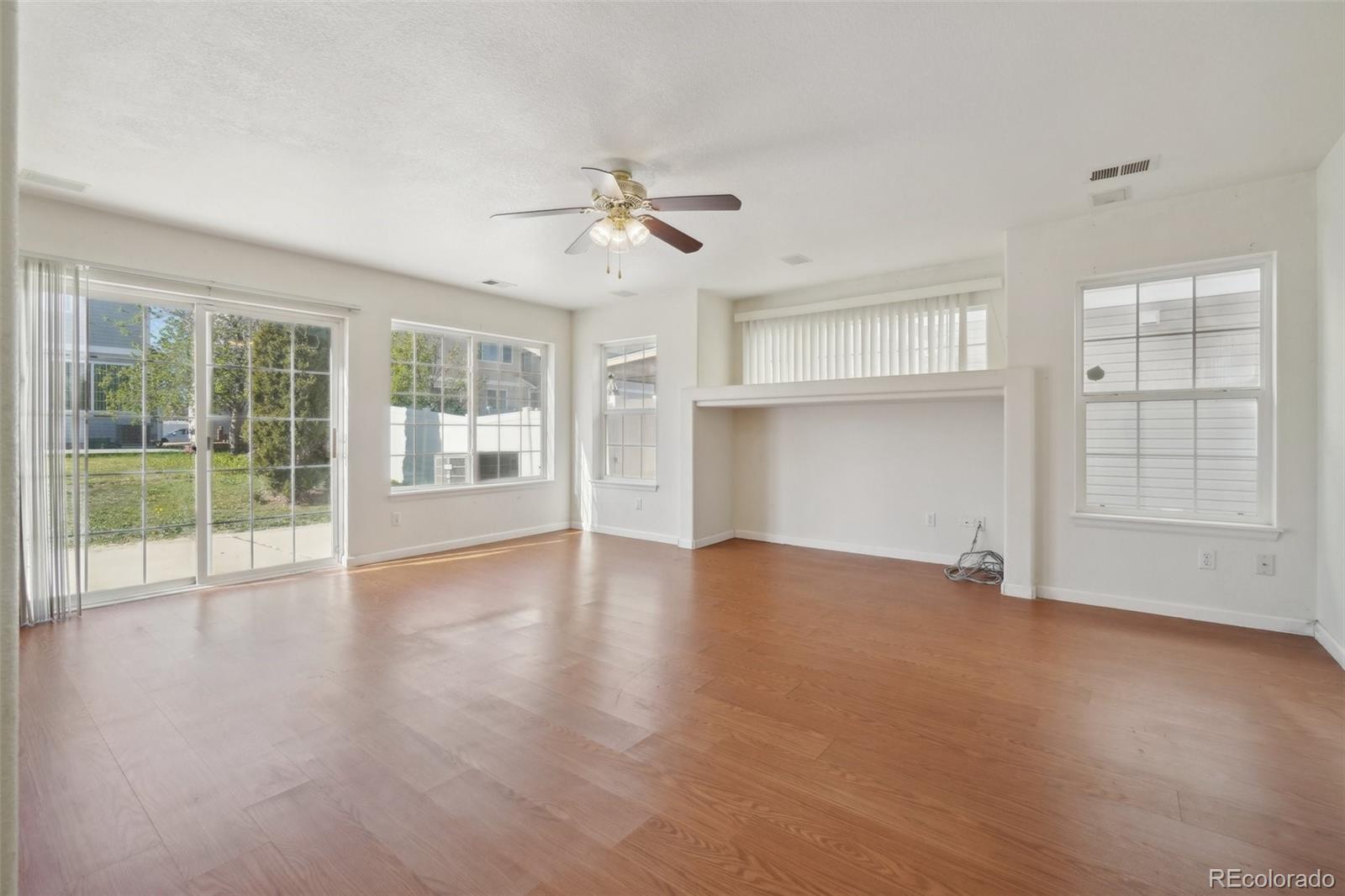 MLS Image #11 for 21642 e 55th avenue,denver, Colorado