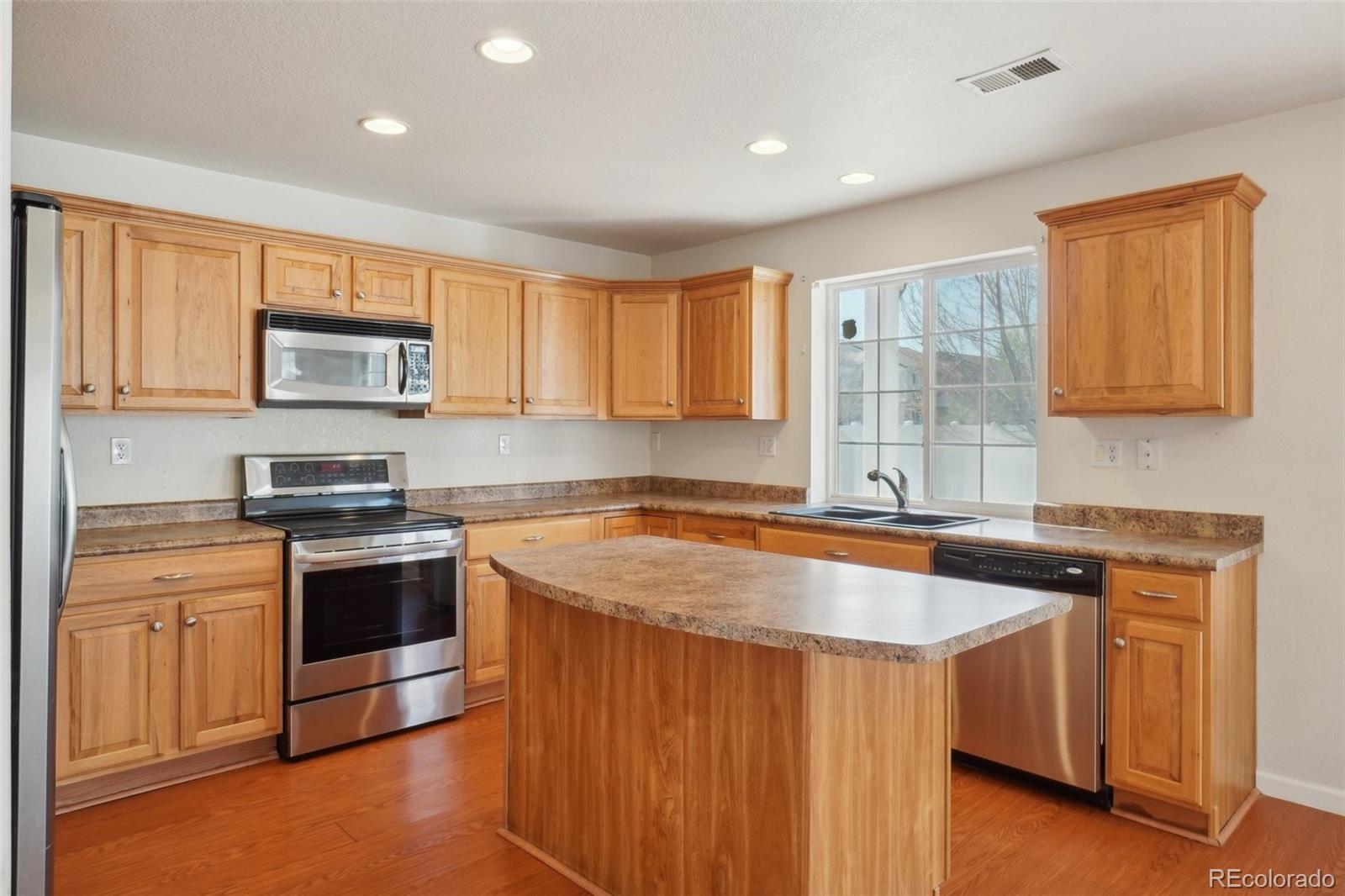 MLS Image #13 for 21642 e 55th avenue,denver, Colorado