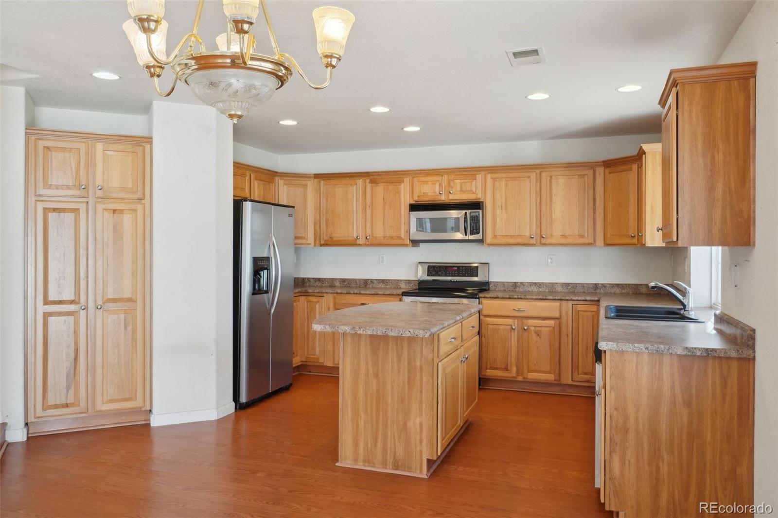 MLS Image #14 for 21642 e 55th avenue,denver, Colorado