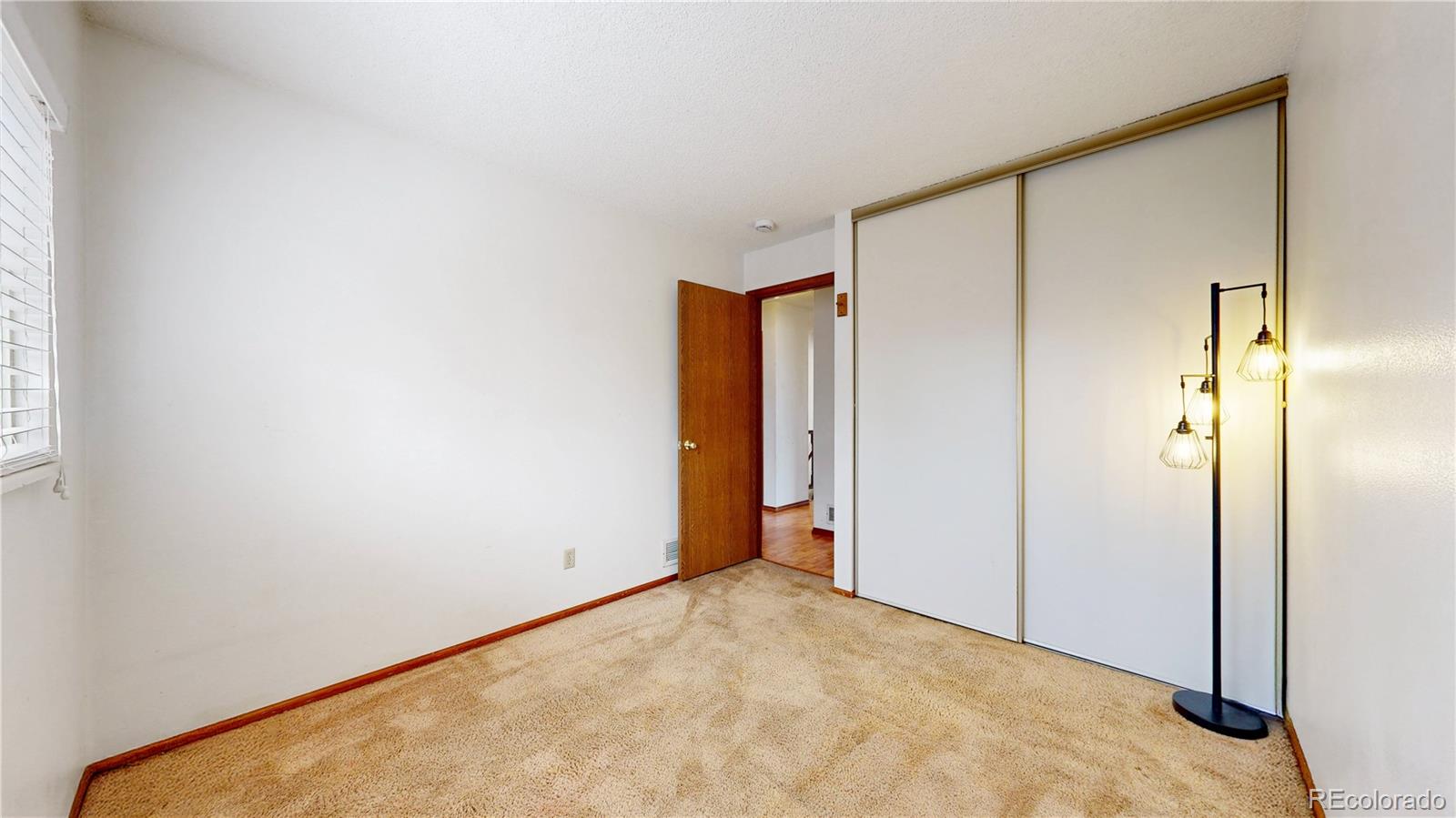 MLS Image #10 for 20719 e 43rd avenue,denver, Colorado