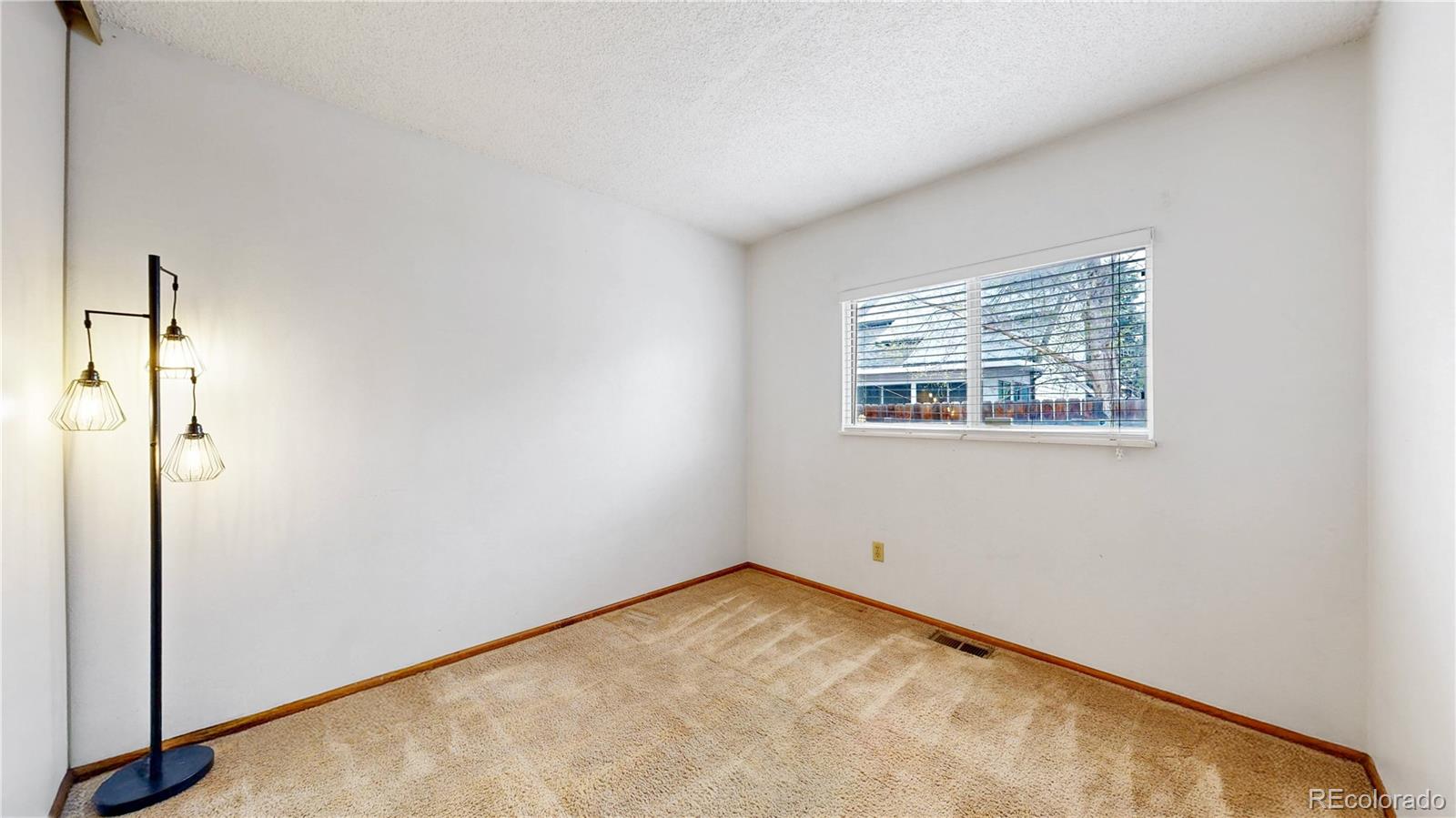 MLS Image #11 for 20719 e 43rd avenue,denver, Colorado