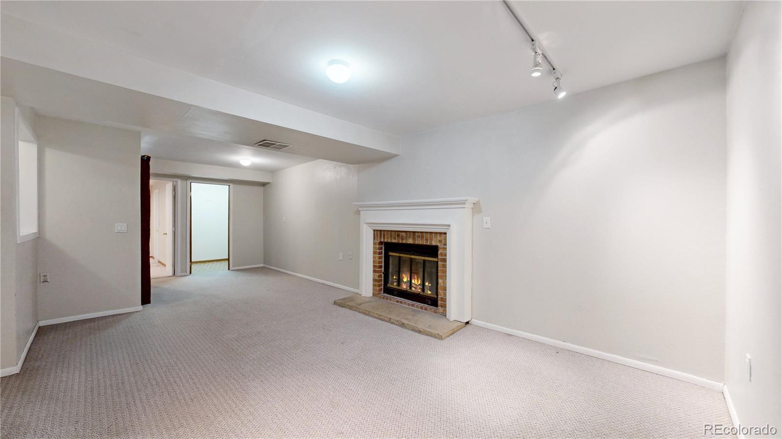 MLS Image #15 for 20719 e 43rd avenue,denver, Colorado