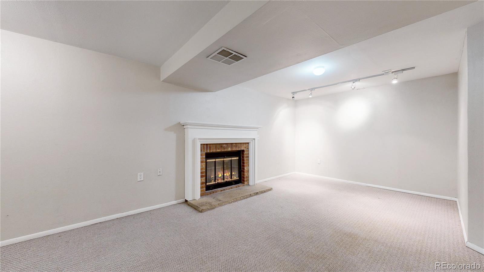 MLS Image #16 for 20719 e 43rd avenue,denver, Colorado