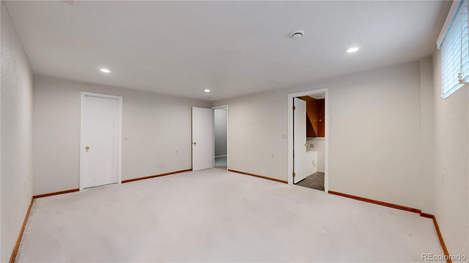 MLS Image #23 for 20719 e 43rd avenue,denver, Colorado