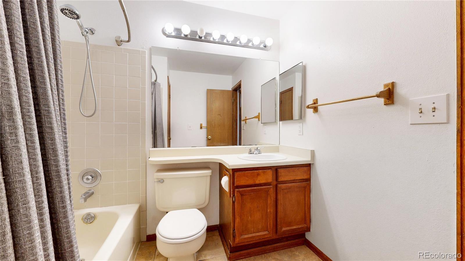 MLS Image #26 for 20719 e 43rd avenue,denver, Colorado