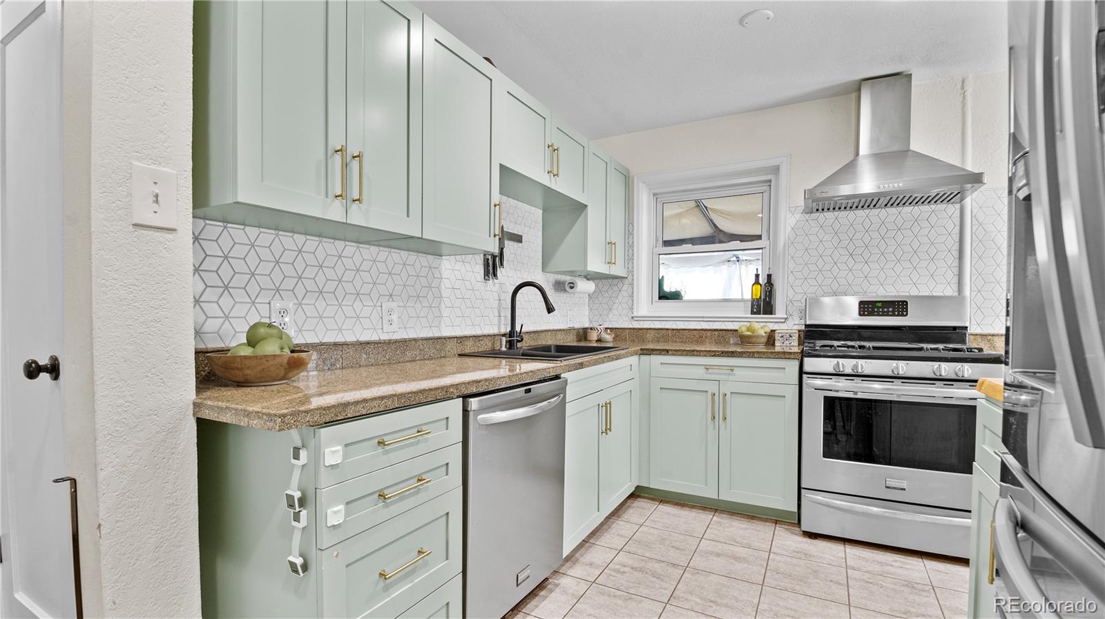 MLS Image #8 for 2654  jasmine street,denver, Colorado