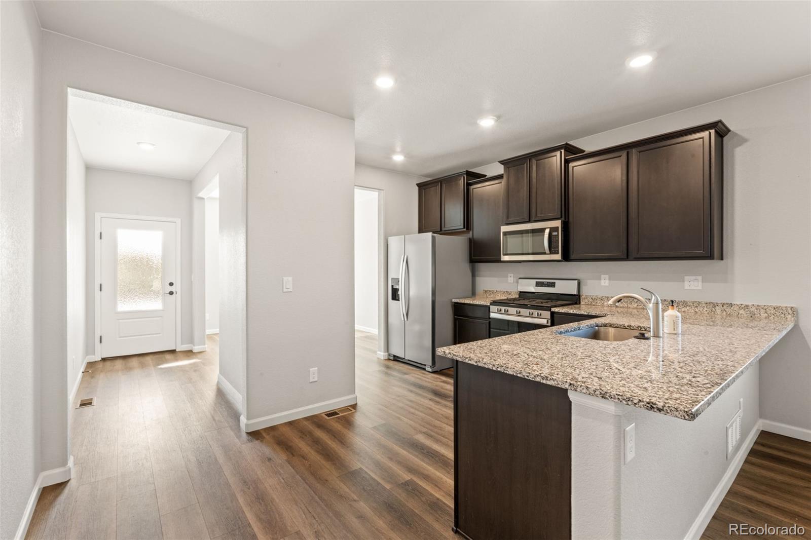 MLS Image #7 for 8836  waco court,commerce city, Colorado