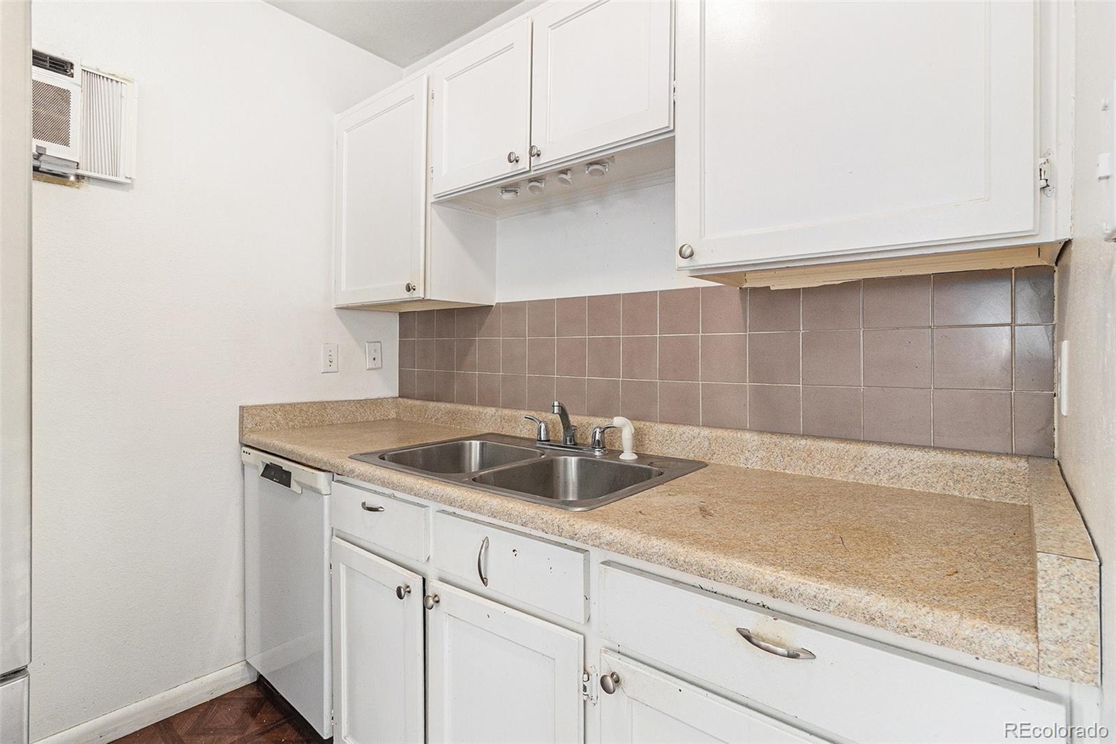 MLS Image #10 for 1760 e 83rd place,denver, Colorado