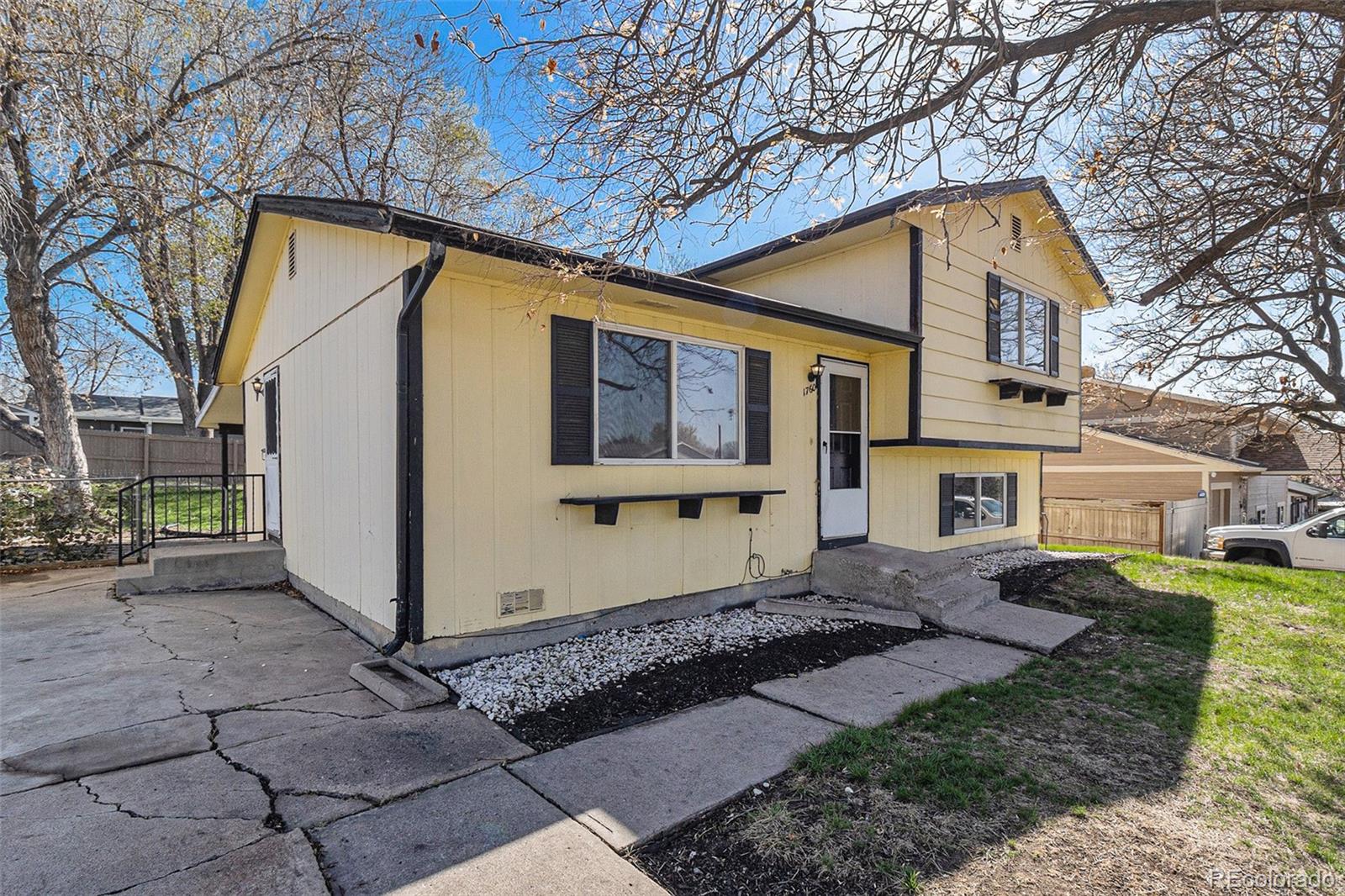 MLS Image #2 for 1760 e 83rd place,denver, Colorado
