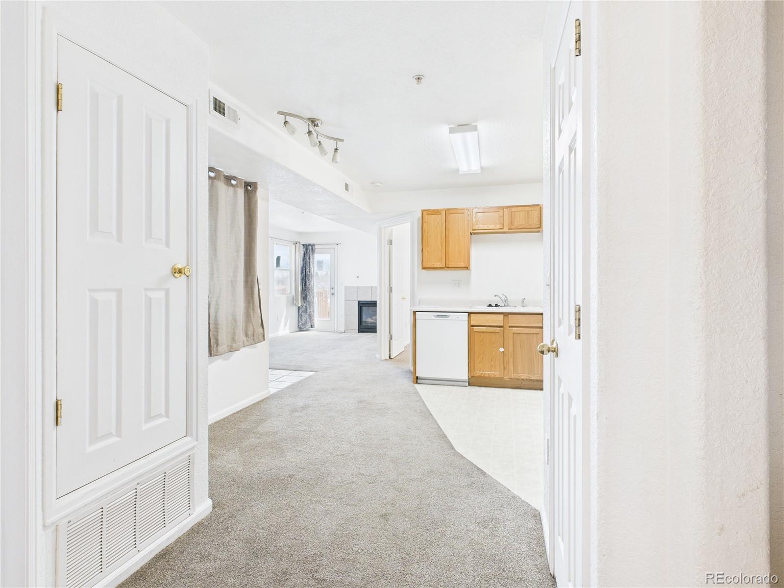 MLS Image #17 for 960 s dawson way 18,aurora, Colorado