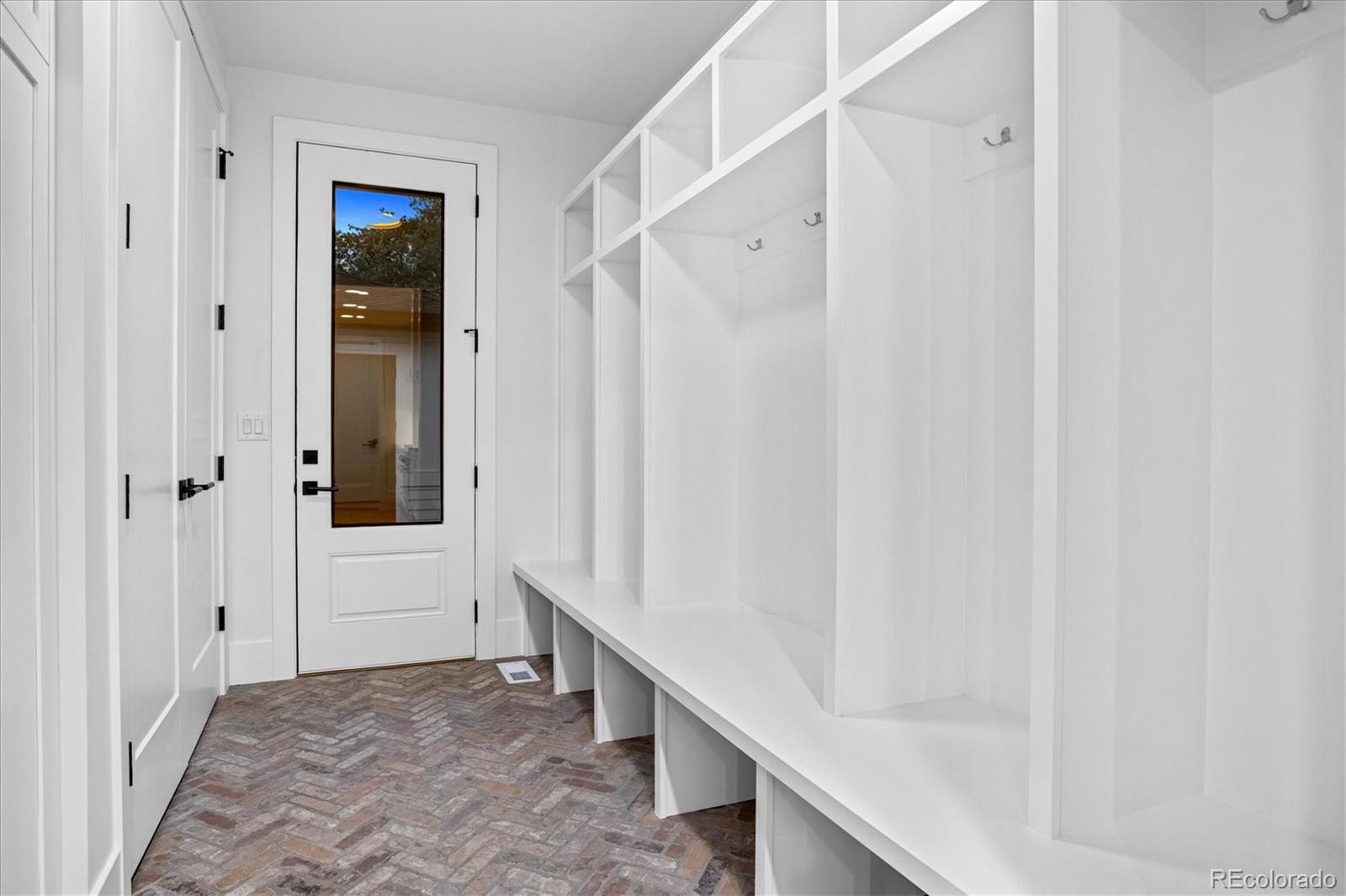 MLS Image #22 for 1675 s madison street,denver, Colorado