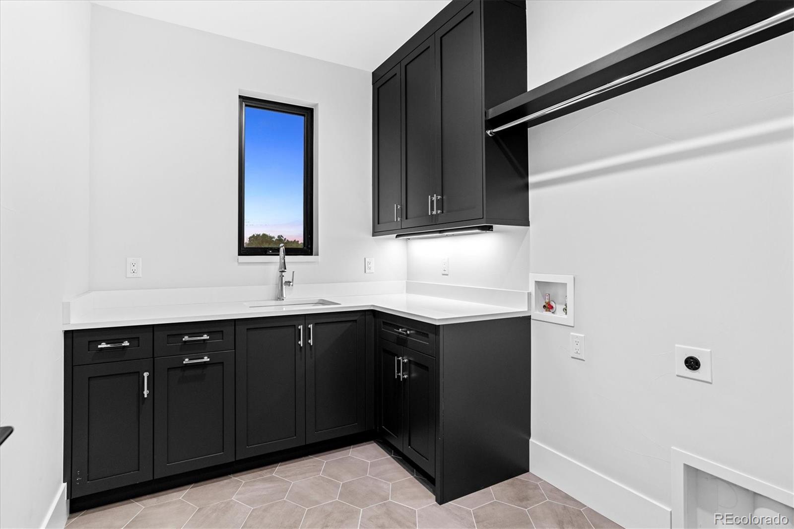 MLS Image #26 for 1675 s madison street,denver, Colorado