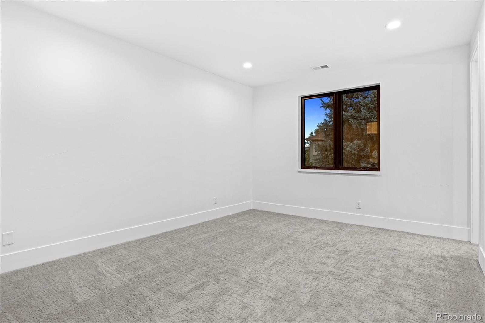 MLS Image #38 for 1675 s madison street,denver, Colorado