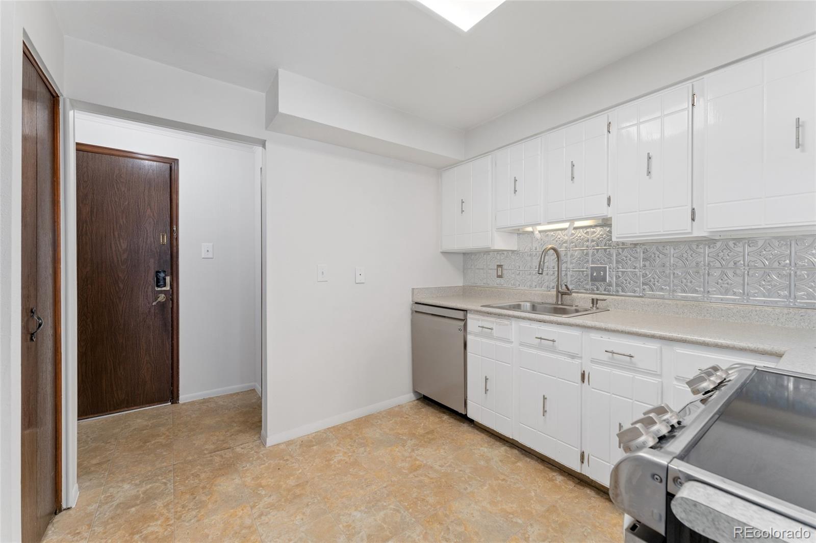 MLS Image #12 for 2960 s parker court,aurora, Colorado