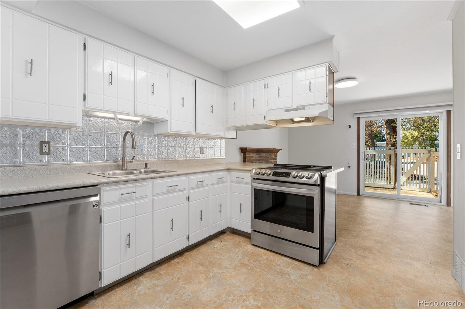 MLS Image #13 for 2960 s parker court,aurora, Colorado