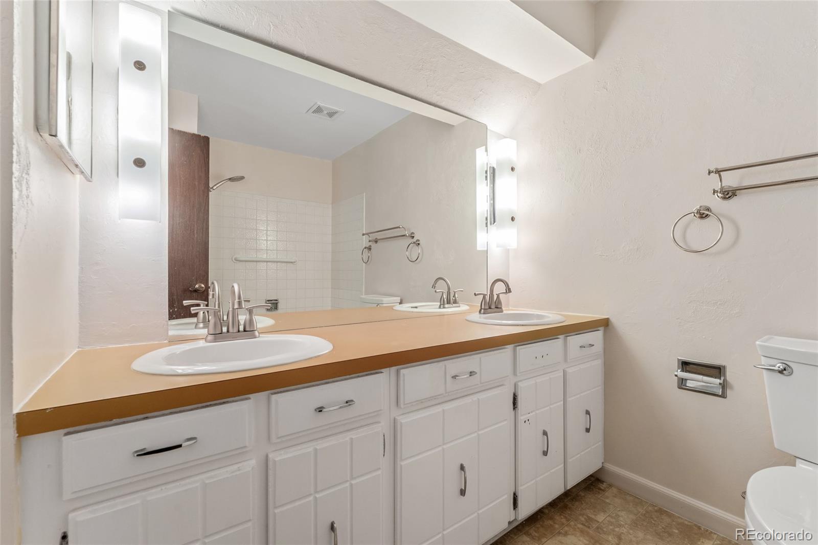 MLS Image #22 for 2960 s parker court,aurora, Colorado