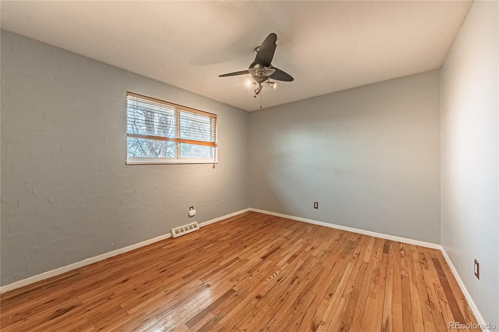MLS Image #12 for 889  douglas drive,denver, Colorado