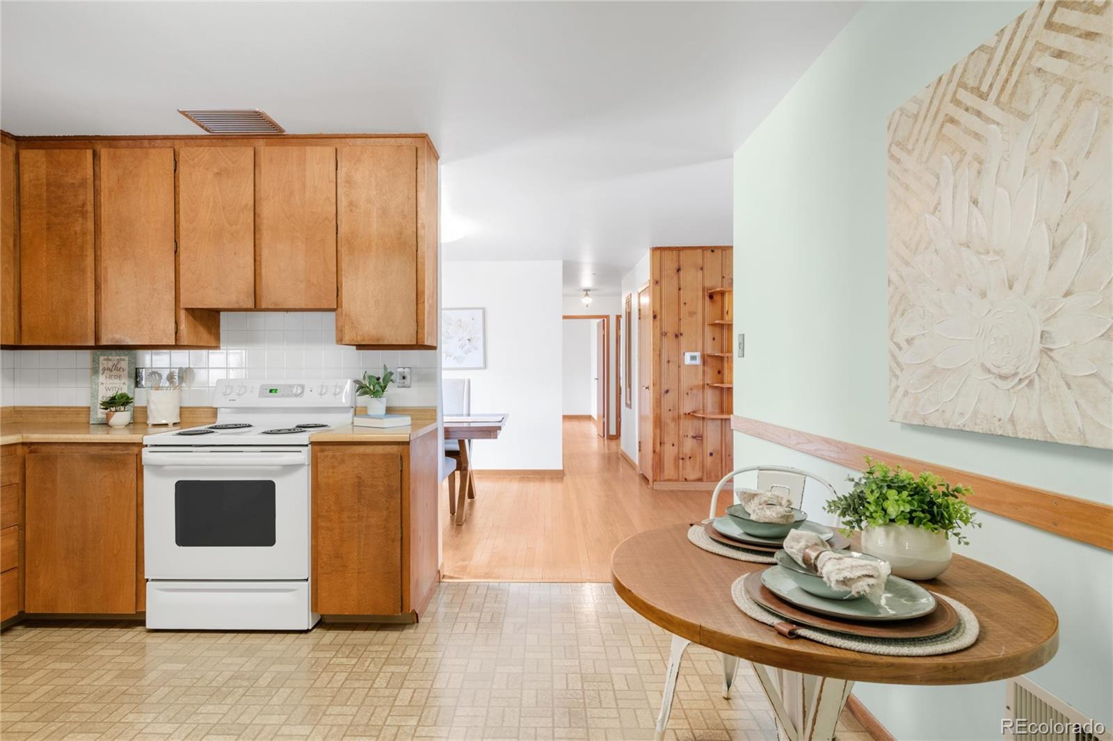 MLS Image #10 for 2035  carr street,lakewood, Colorado