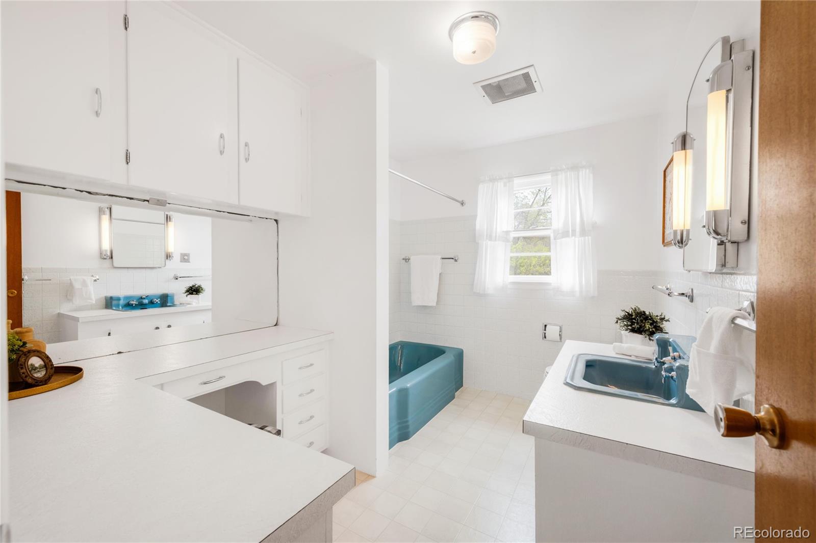 MLS Image #15 for 2035  carr street,lakewood, Colorado
