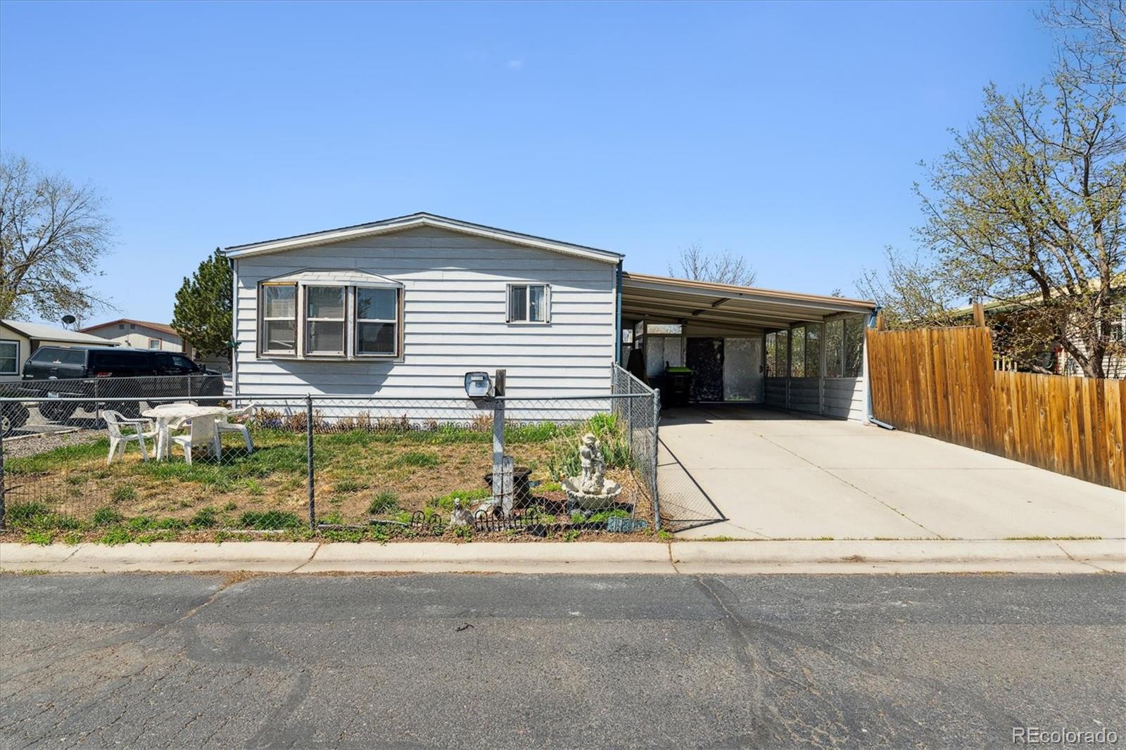 MLS Image #3 for 8401  garfield way,denver, Colorado