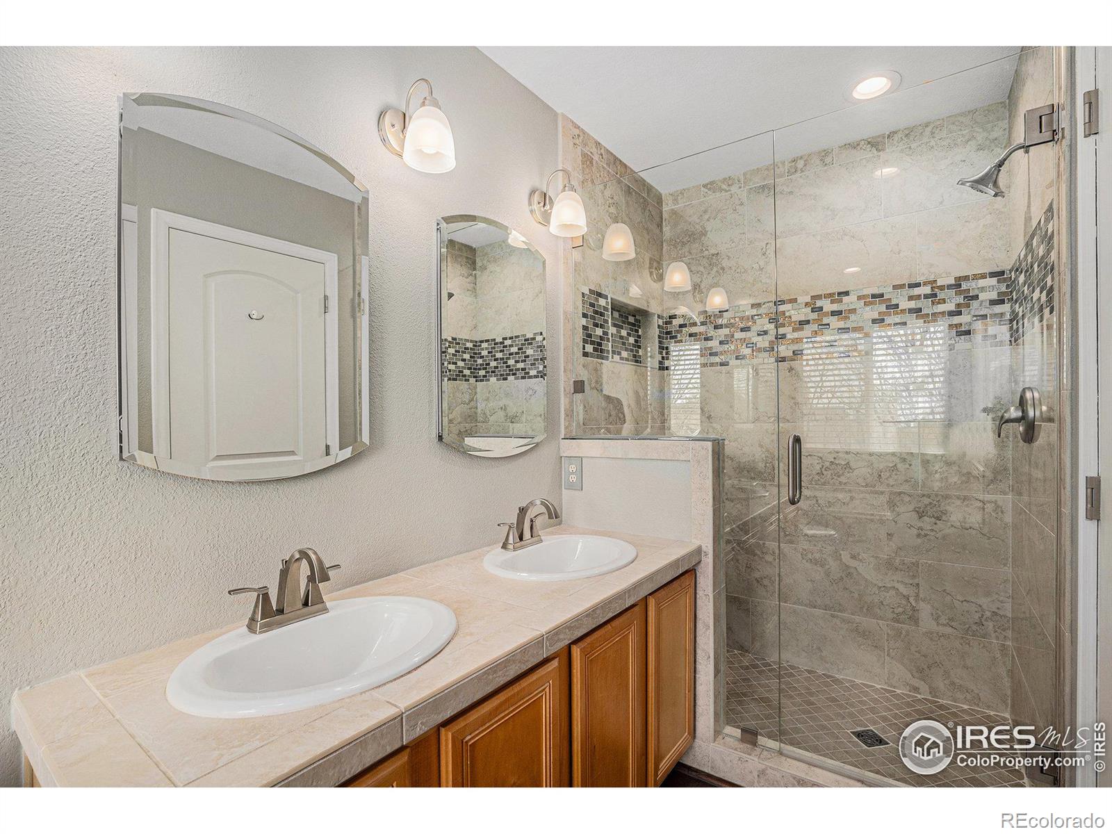 MLS Image #15 for 11361  kearney way,thornton, Colorado