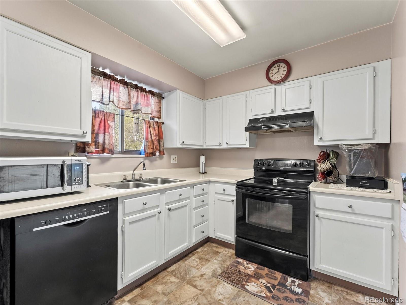 MLS Image #7 for 7515  woodstock street,colorado springs, Colorado