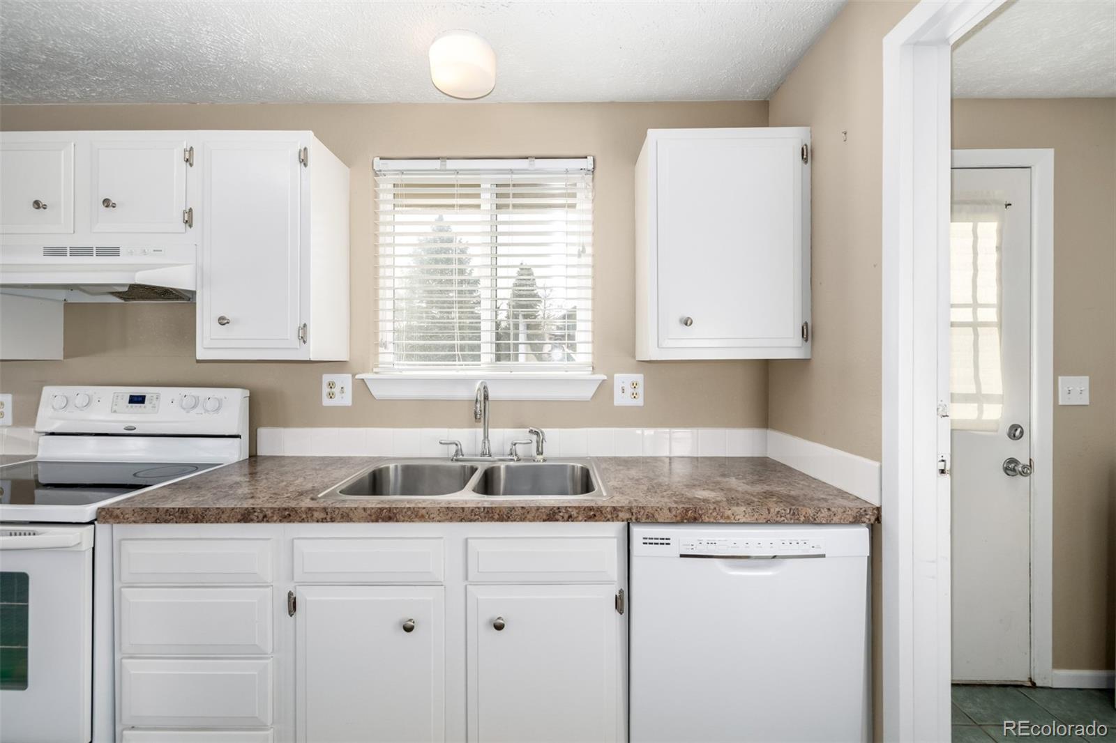 MLS Image #4 for 1014  ponderosa circle,longmont, Colorado