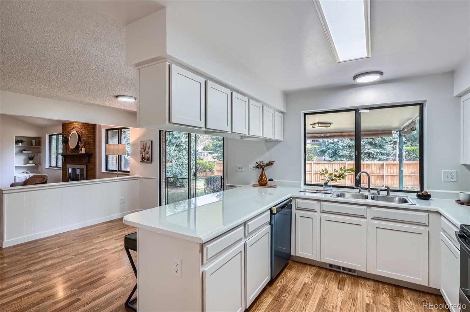 MLS Image #12 for 4114 s niagara way,denver, Colorado