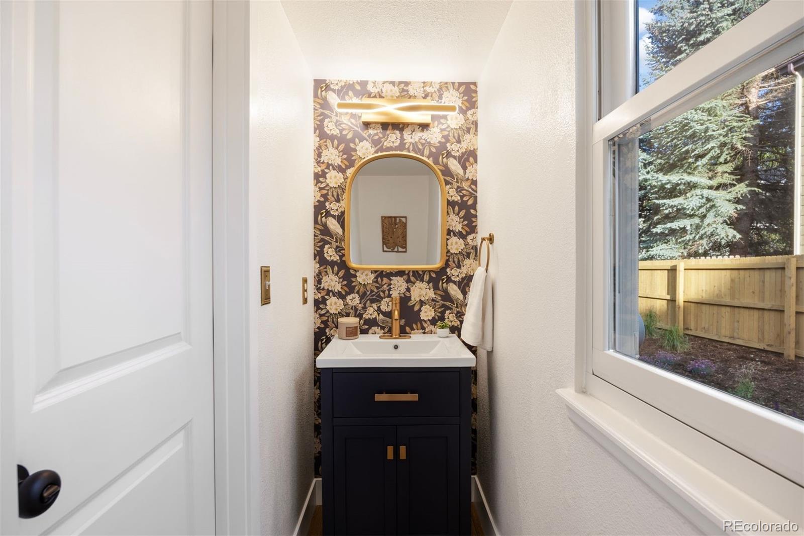 MLS Image #10 for 7114 s acoma way,littleton, Colorado