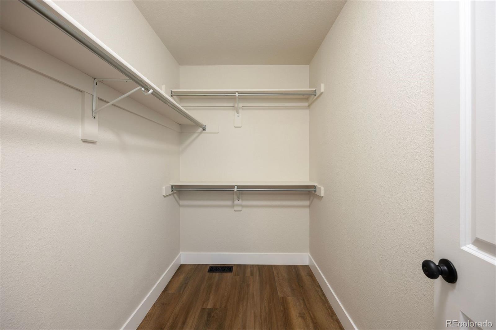 MLS Image #23 for 7114 s acoma way,littleton, Colorado