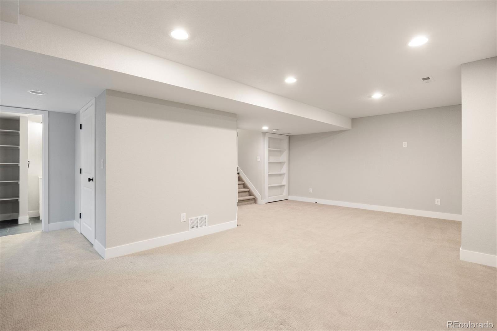 MLS Image #30 for 7114 s acoma way,littleton, Colorado