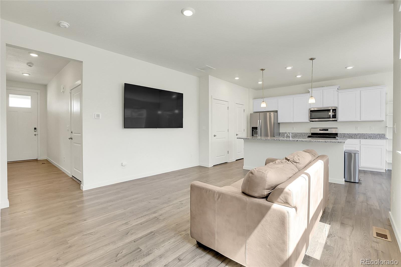 MLS Image #7 for 45840  laceleaf drive,bennett, Colorado