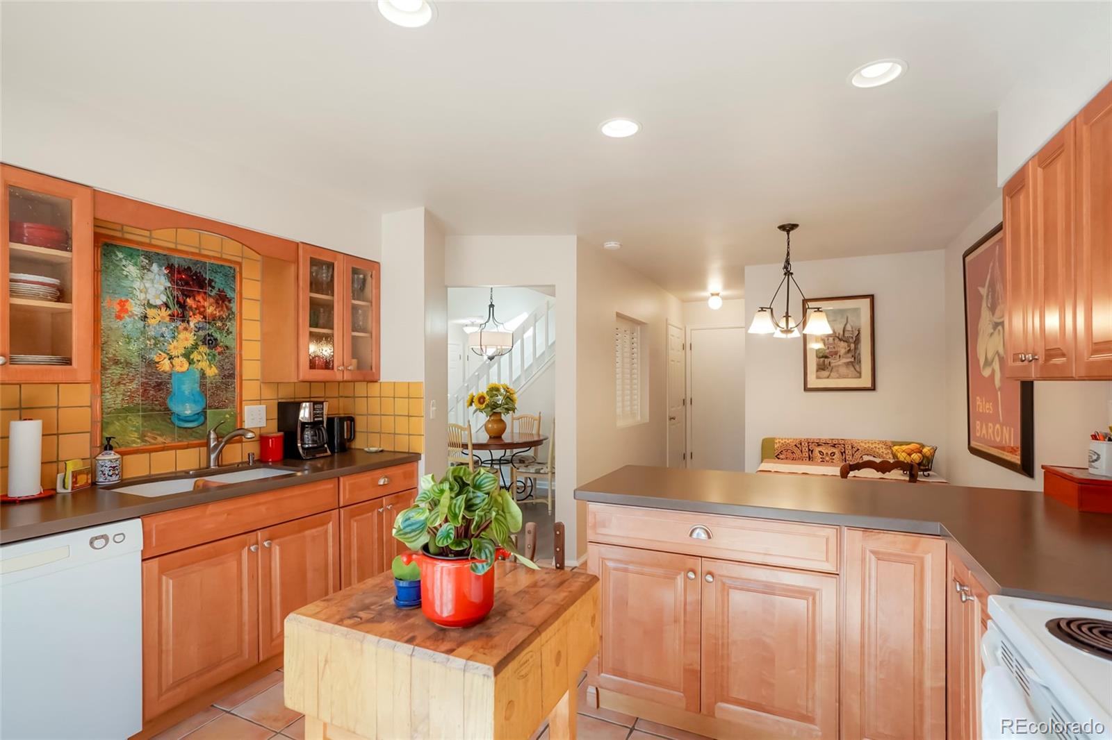MLS Image #10 for 1578 s syracuse street,denver, Colorado