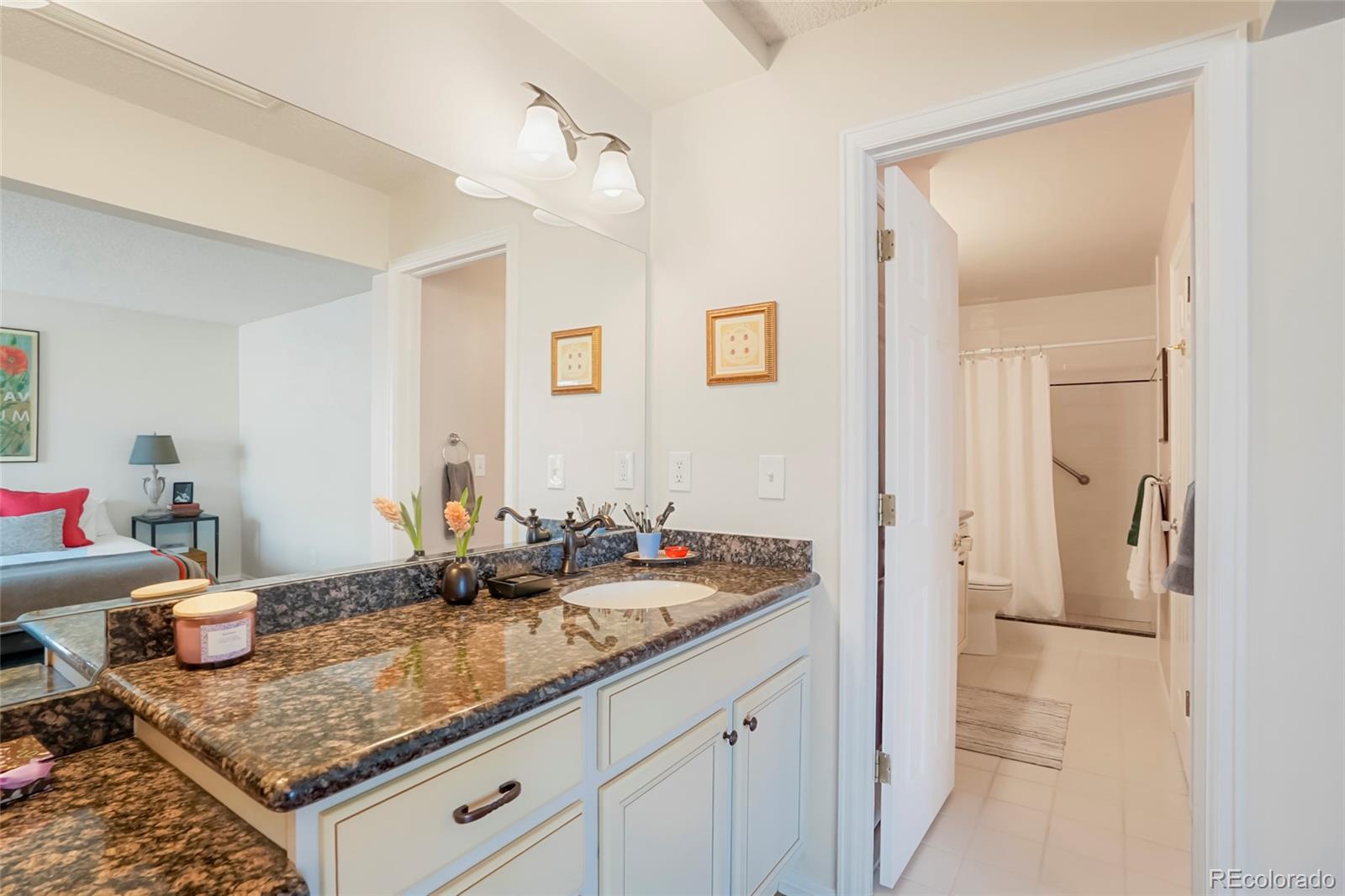 MLS Image #18 for 1578 s syracuse street,denver, Colorado